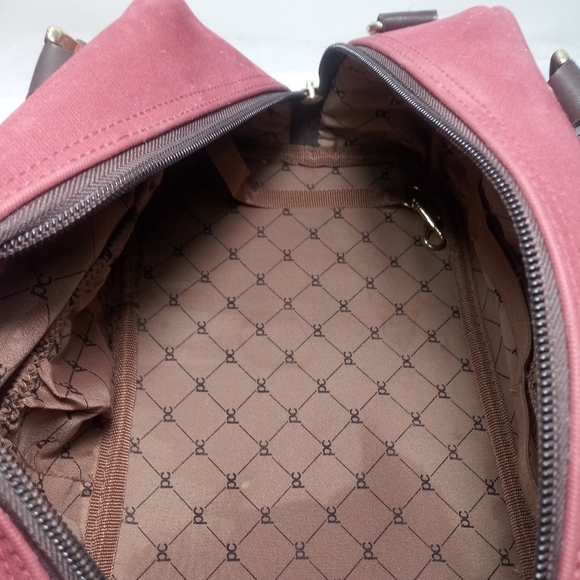 Pierre Cardin handbag with expandable bottom. - Picture 6 of 7